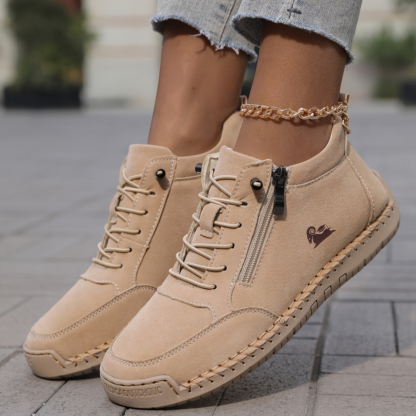 Isla Cushion Step Trainers